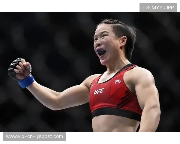 UFC女拳王怒喊“我还没用力”,对手脸都白了